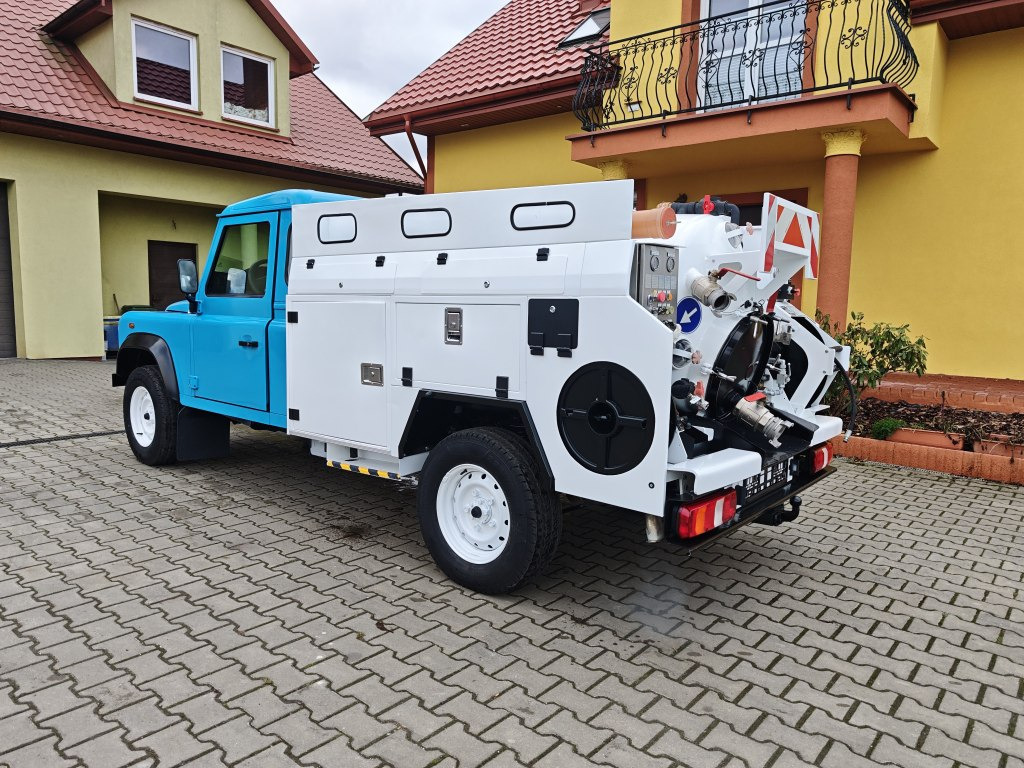 Land Rover Defender VAACUM truck canalisation cleaner - Maşină pentru vidanjări: Foto 4 Land Rover Defender VAACUM truck canalisation cleaner - Maşină pentru vidanjări: Foto 4