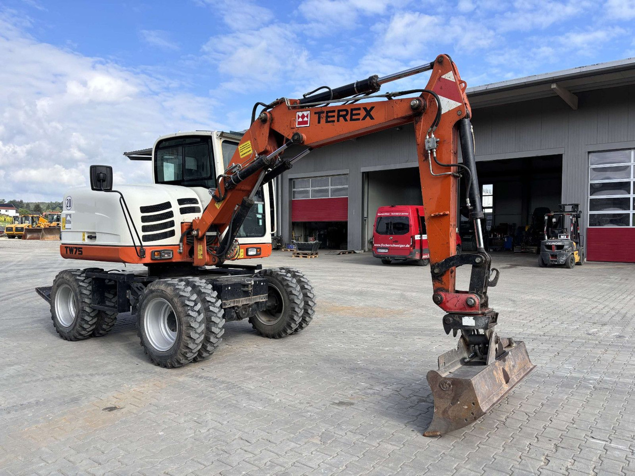 Terex TW 75 - Excavator pe roţi: Foto 2 Terex TW 75 - Excavator pe roţi: Foto 2