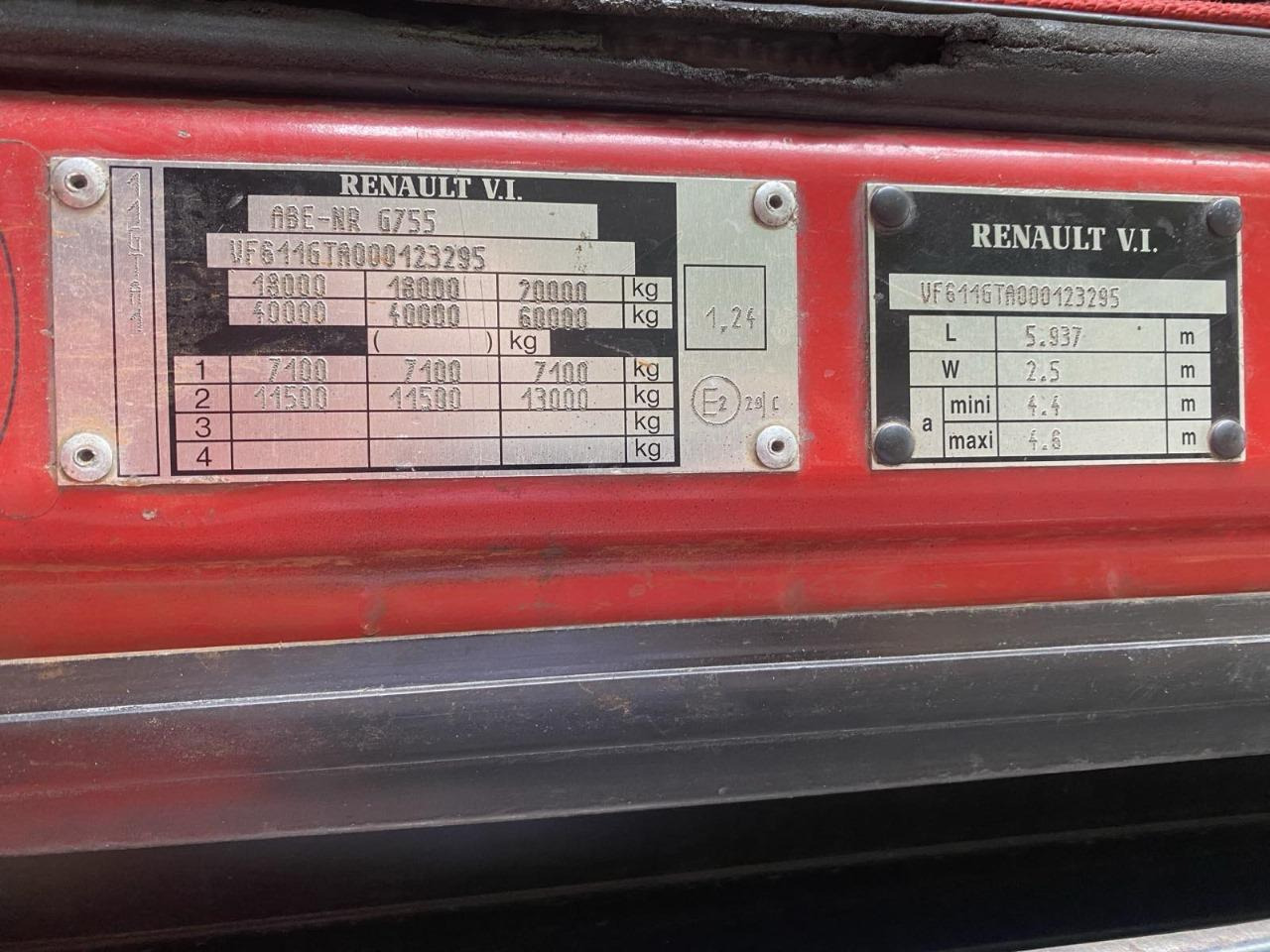 Cap tractor RENAULT Magnum 480: Foto 18 Cap tractor RENAULT Magnum 480: Foto 18