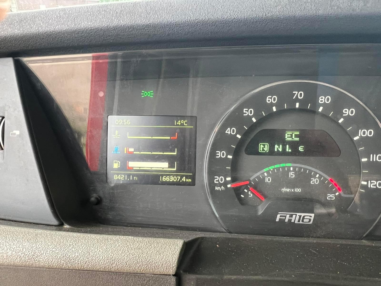 Tocător de lemne VOLVO FH16.550: Foto 11 Tocător de lemne VOLVO FH16.550: Foto 11