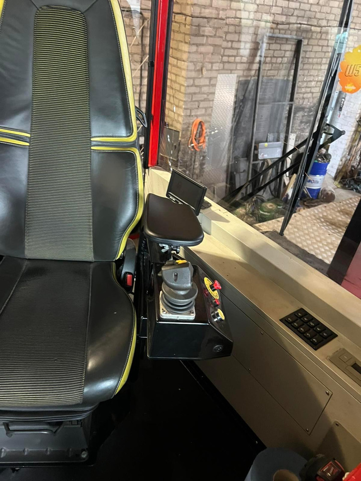 Tocător de lemne VOLVO FH16.550: Foto 14 Tocător de lemne VOLVO FH16.550: Foto 14