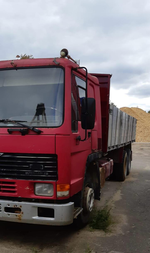 VOLVO FL10 - Camion basculantă: Foto 3 VOLVO FL10 - Camion basculantă: Foto 3