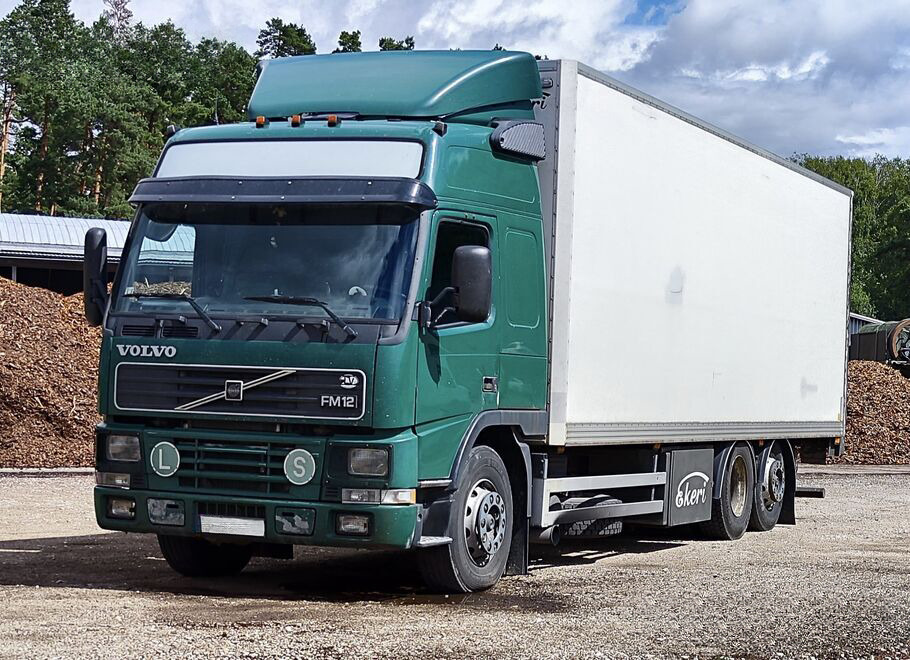 VOLVO FM12 - Camion furgon: Foto 2 VOLVO FM12 - Camion furgon: Foto 2
