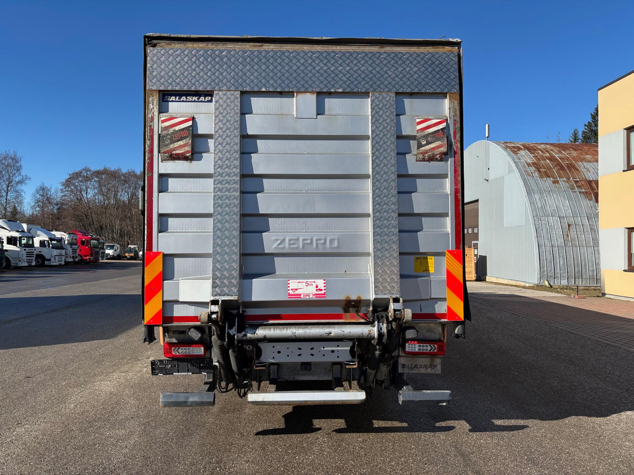 VOLVO FM330 - Camion frigider: Foto 5 VOLVO FM330 - Camion frigider: Foto 5