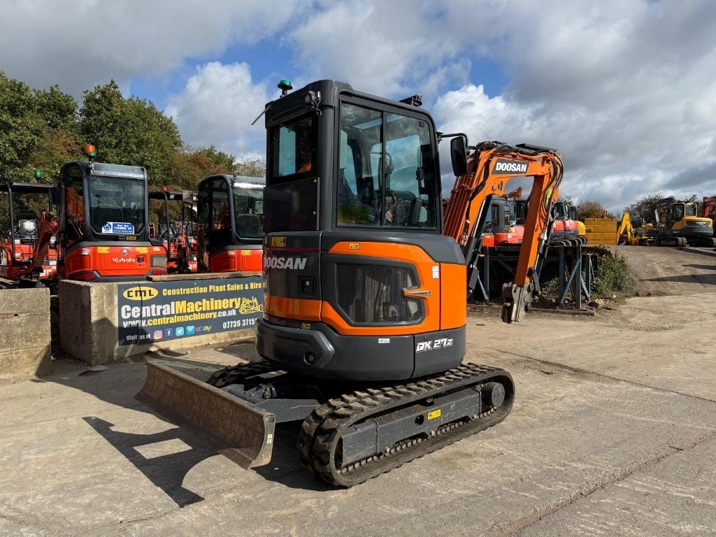 Doosan DX27Z-7 - Mini excavator: Foto 3 Doosan DX27Z-7 - Mini excavator: Foto 3