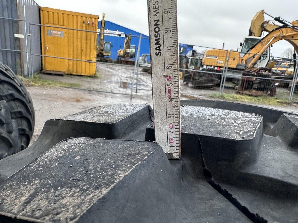 Anvelopă pentru Excavator pe roţi MITAS 445 / 65 R 22.5 Kompletträder - Complet tires: Foto 8 Anvelopă pentru Excavator pe roţi MITAS 445 / 65 R 22.5 Kompletträder - Complet tires: Foto 8