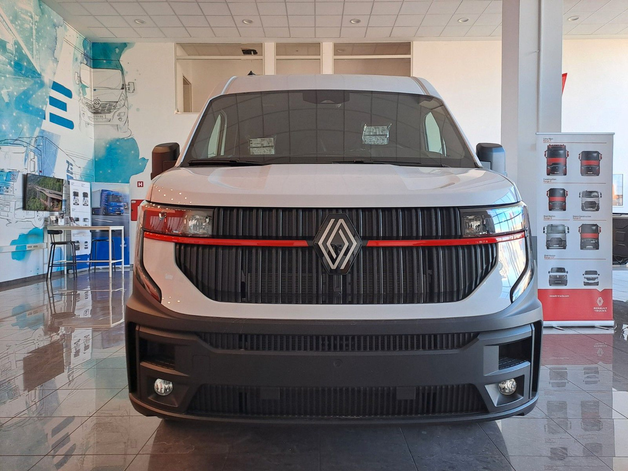 Renault Master L3H2 150 - NAV Klimaaut. Holzb. 270° - Dubă: Foto 2 Renault Master L3H2 150 - NAV Klimaaut. Holzb. 270° - Dubă: Foto 2