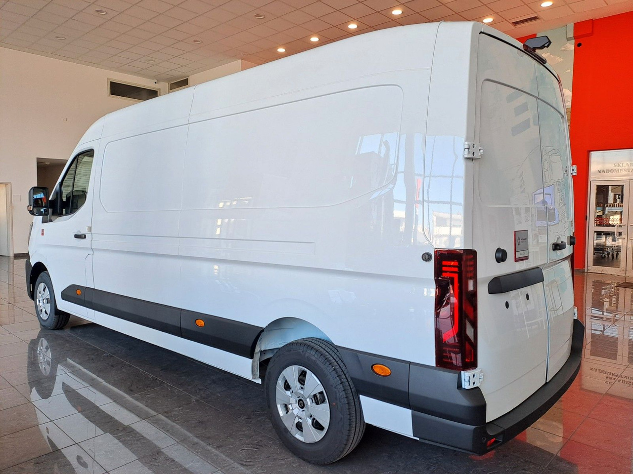 Renault Master L3H2 150 - NAV Klimaaut. Holzb. 270° - Dubă: Foto 5 Renault Master L3H2 150 - NAV Klimaaut. Holzb. 270° - Dubă: Foto 5