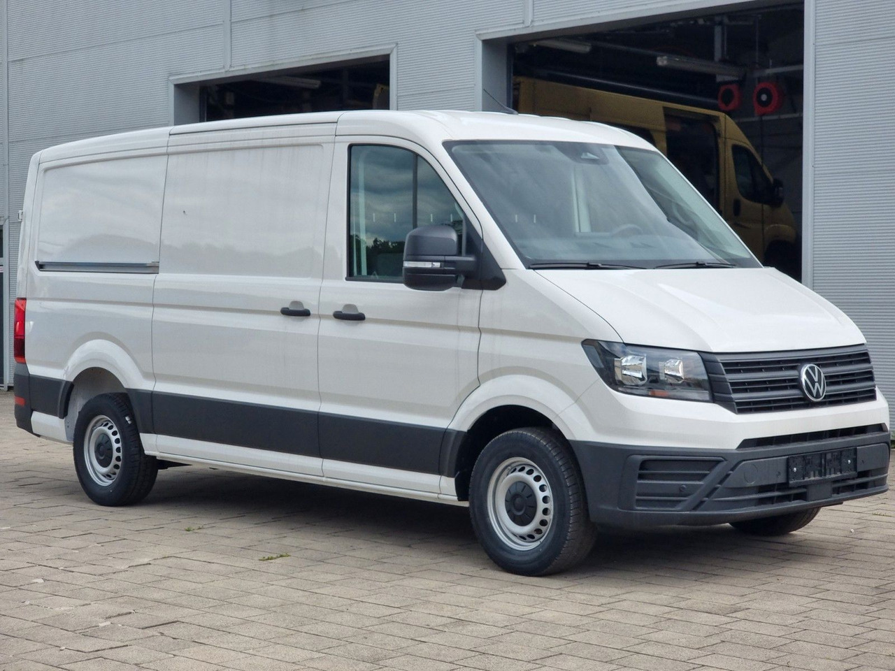 Volkswagen Crafter 35 L3H2 140 PS MJ 2025 Lager - Dubă: Foto 2 Volkswagen Crafter 35 L3H2 140 PS MJ 2025 Lager - Dubă: Foto 2