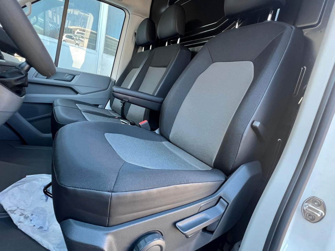 Volkswagen Crafter 35 L3H3-140-Kamera-Temp-Lager - Dubă: Foto 5 Volkswagen Crafter 35 L3H3-140-Kamera-Temp-Lager - Dubă: Foto 5