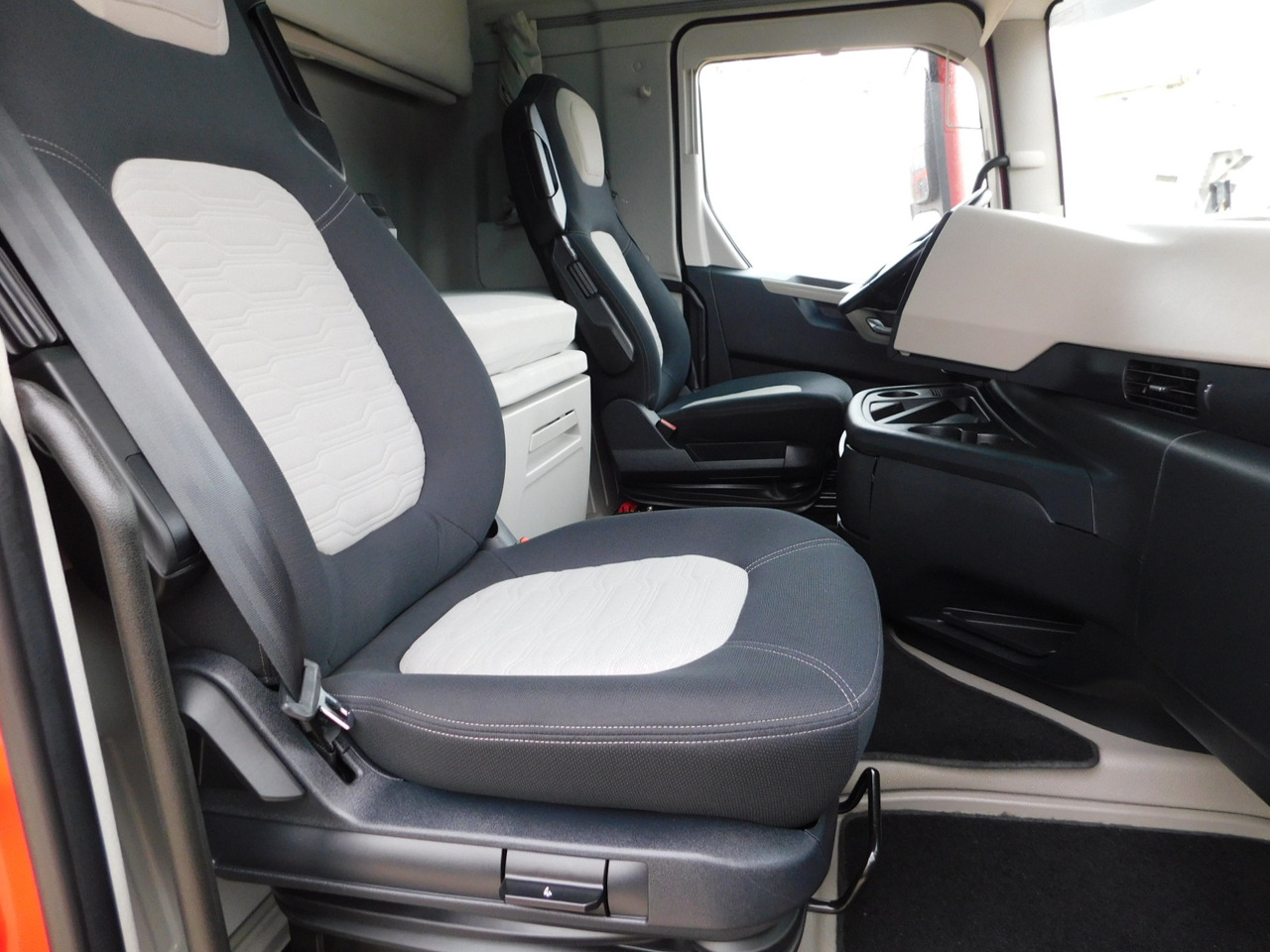 Ford F max 4x2 scab e6 12tx2620 - Cap tractor: Foto 5 Ford F max 4x2 scab e6 12tx2620 - Cap tractor: Foto 5