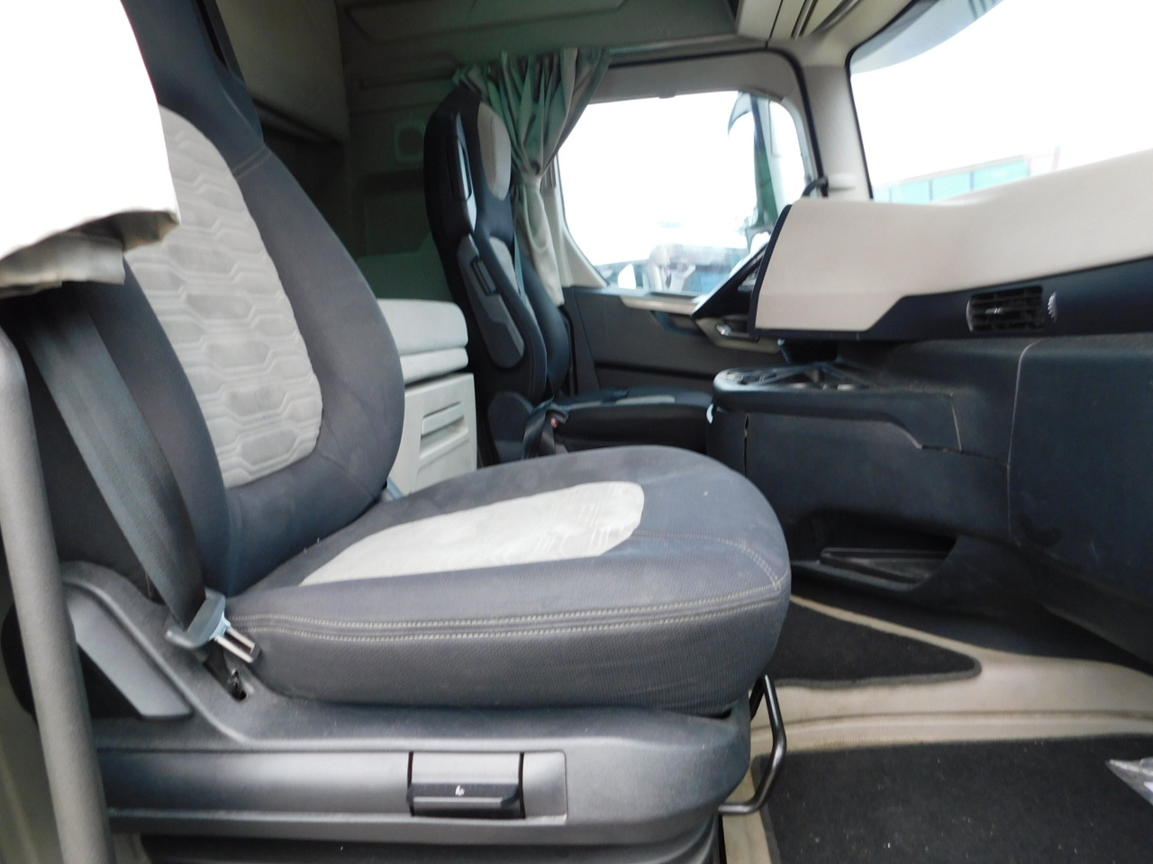 Ford F max ll 4x2 scab e6 12tx2620 - Cap tractor: Foto 5 Ford F max ll 4x2 scab e6 12tx2620 - Cap tractor: Foto 5