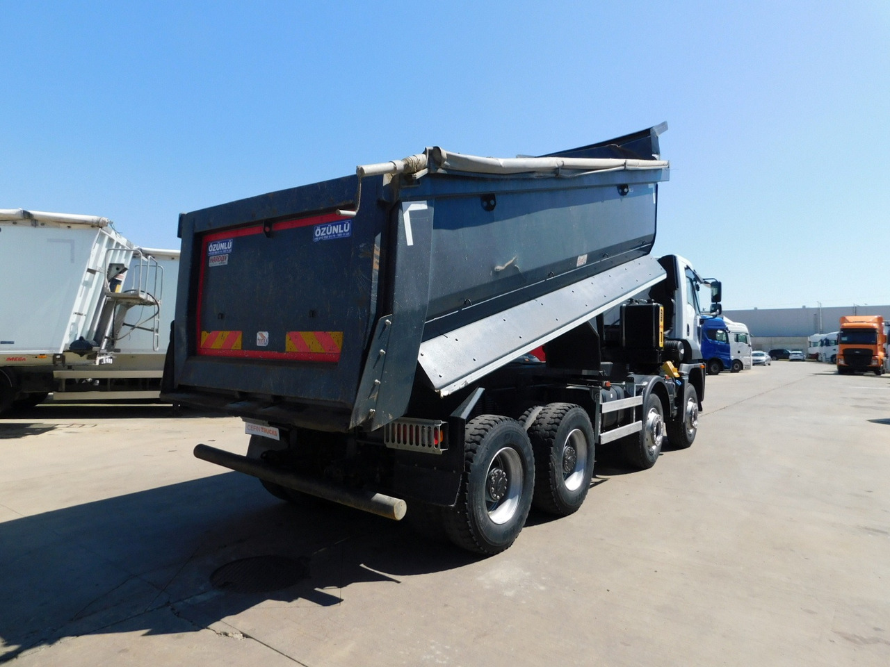 Ford 4142d 8x4 dcab e6 16s2230 - Camion basculantă: Foto 3 Ford 4142d 8x4 dcab e6 16s2230 - Camion basculantă: Foto 3