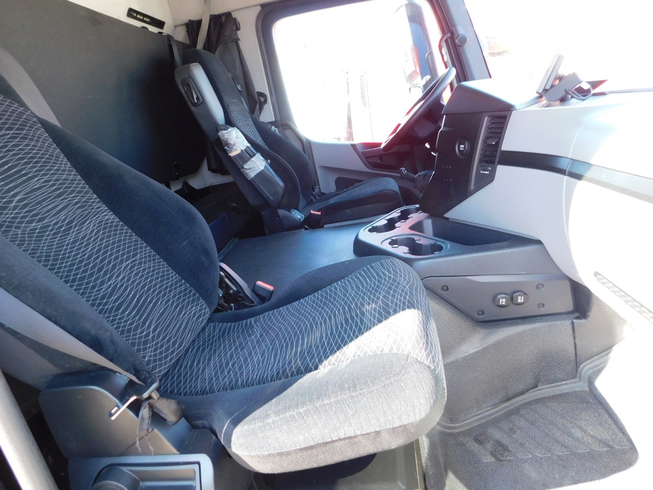 Mercedes Antos - Camion frigider: Foto 5 Mercedes Antos - Camion frigider: Foto 5