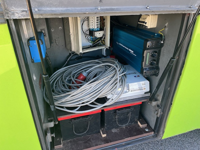 NEOPLAN N316 Ü - Koferenz-, Ausstellungsbus - Wohnmobil - Autobuz: Foto 3 NEOPLAN N316 Ü - Koferenz-, Ausstellungsbus - Wohnmobil - Autobuz: Foto 3