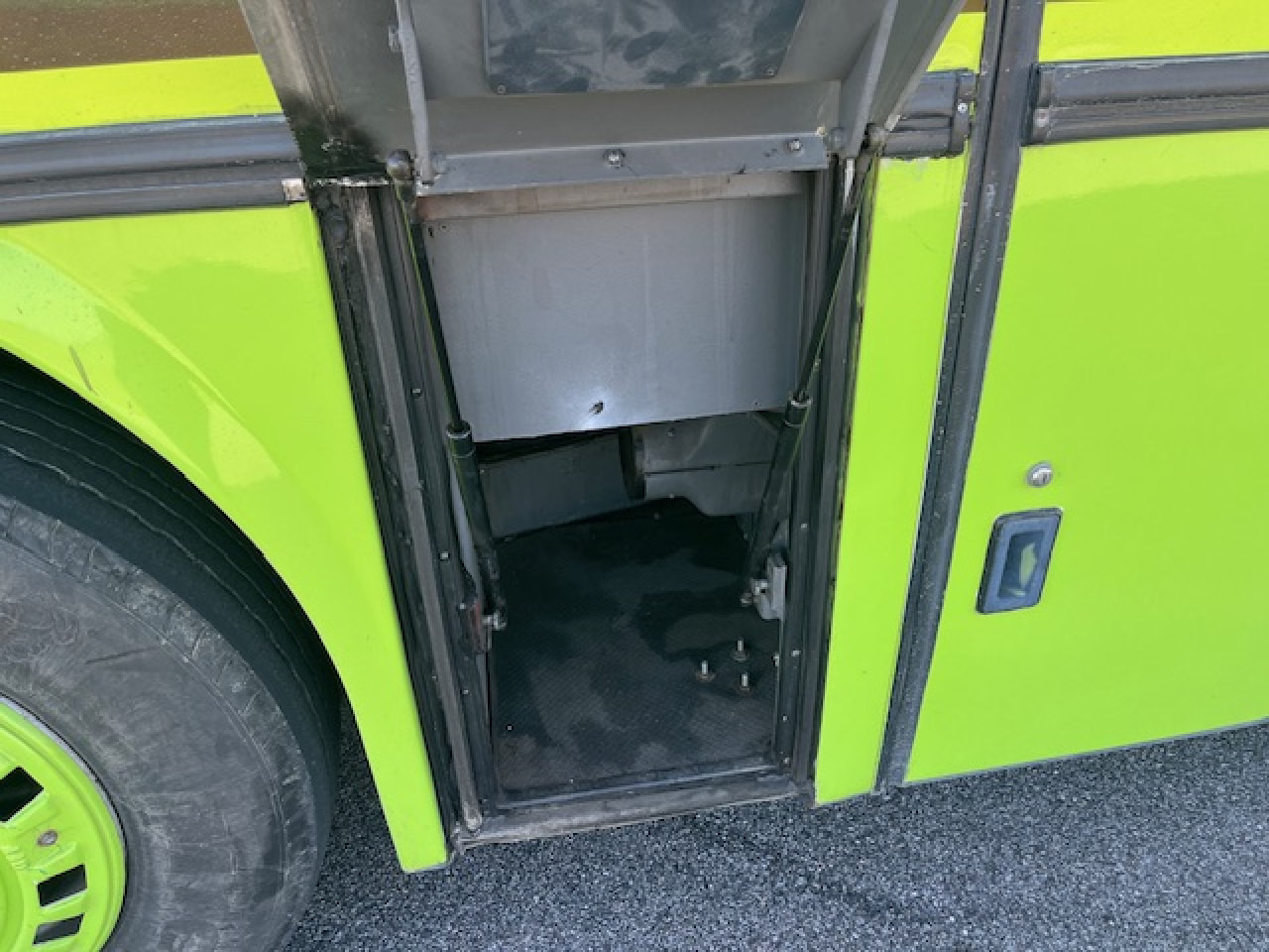 NEOPLAN N316 Ü - Koferenz-, Ausstellungsbus - Wohnmobil - Autobuz: Foto 4 NEOPLAN N316 Ü - Koferenz-, Ausstellungsbus - Wohnmobil - Autobuz: Foto 4