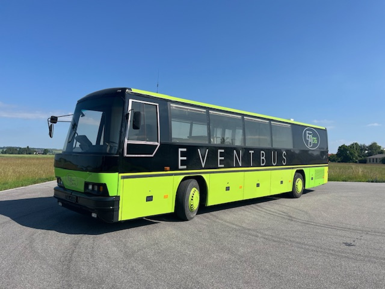 NEOPLAN N316 Ü - Koferenz-, Ausstellungsbus - Wohnmobil - Autobuz: Foto 1 NEOPLAN N316 Ü - Koferenz-, Ausstellungsbus - Wohnmobil - Autobuz: Foto 1