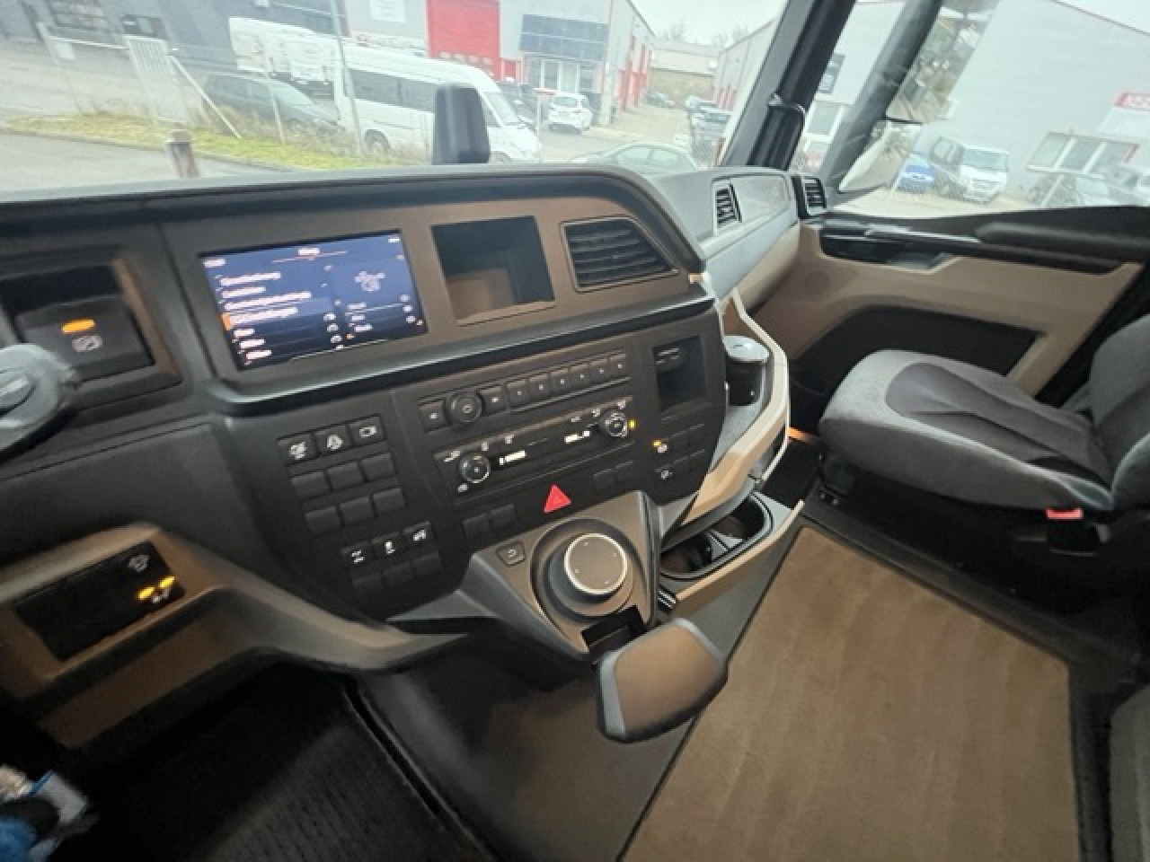 MAN TGX 18.470 4x2 BLS Euro6 Retarder Klima Luftfeder - Cap tractor: Foto 3 MAN TGX 18.470 4x2 BLS Euro6 Retarder Klima Luftfeder - Cap tractor: Foto 3