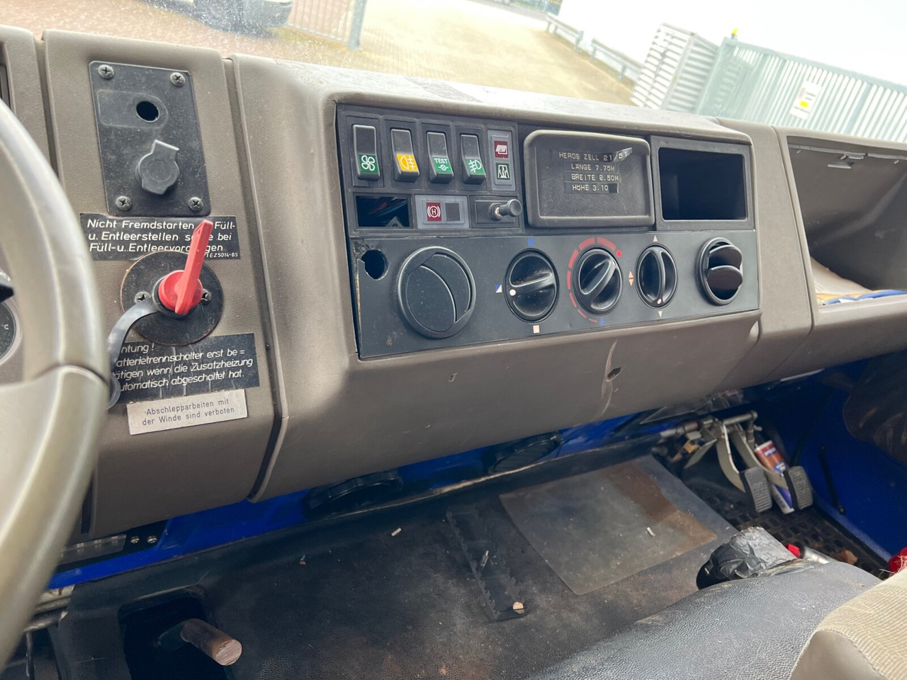 120-23 AW 4x4 Doka 120-23 AW 4x4 Doka, V8-Motor, Seilwinde - Camion şasiu: Foto 4 120-23 AW 4x4 Doka 120-23 AW 4x4 Doka, V8-Motor, Seilwinde - Camion şasiu: Foto 4