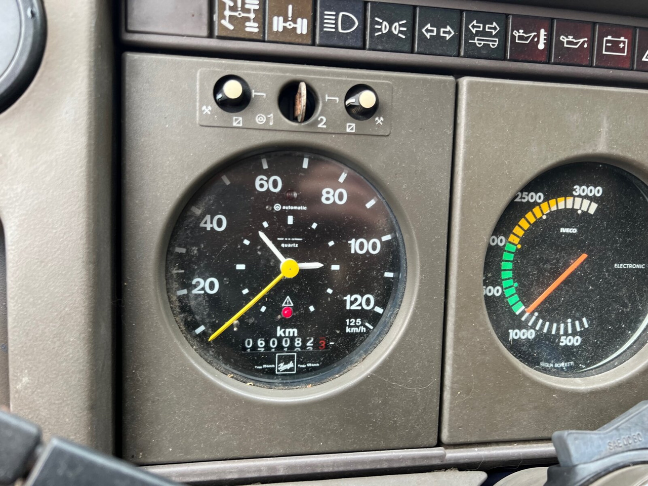 120-23 AW 4x4 Doka 120-23 AW 4x4 Doka, V8-Motor, Seilwinde - Camion şasiu: Foto 3 120-23 AW 4x4 Doka 120-23 AW 4x4 Doka, V8-Motor, Seilwinde - Camion şasiu: Foto 3