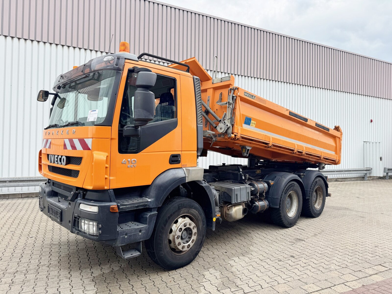 AD260T41 6x4 AD260T41 6x4, EEV - Camion basculantă: Foto 1 AD260T41 6x4 AD260T41 6x4, EEV - Camion basculantă: Foto 1