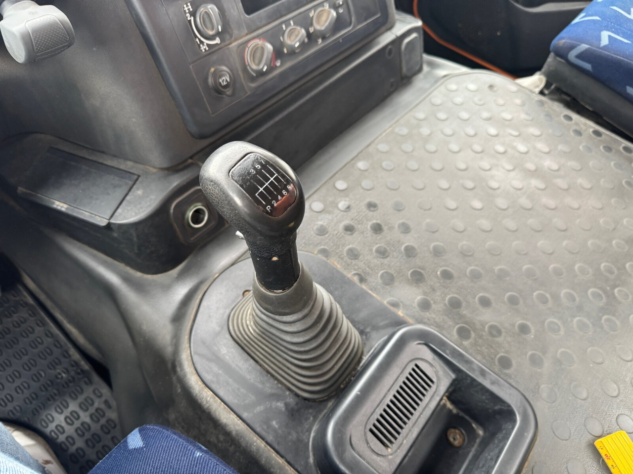 AD260T41 6x4 AD260T41 6x4, EEV - Camion basculantă: Foto 5 AD260T41 6x4 AD260T41 6x4, EEV - Camion basculantă: Foto 5
