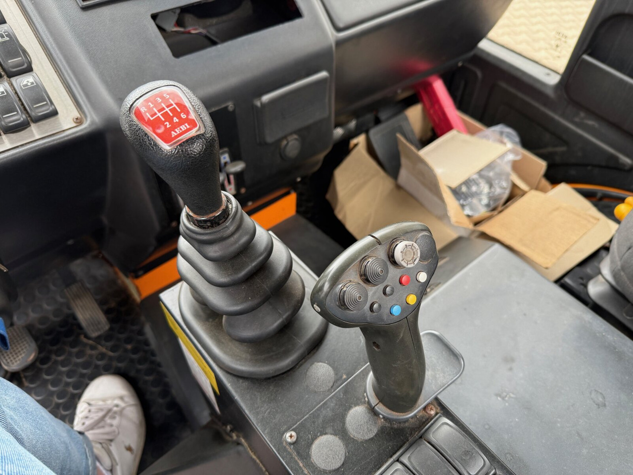 AEBI Schmidt MT750 4x4 AEBI Schmidt MT750 4x4, City-Abroller, Winterdienstausstattung, 2x AHK - Camion cu cârlig: Foto 5 AEBI Schmidt MT750 4x4 AEBI Schmidt MT750 4x4, City-Abroller, Winterdienstausstattung, 2x AHK - Camion cu cârlig: Foto 5