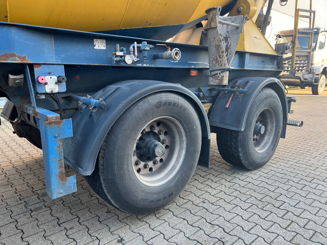 Andere MÜLLER MITTELTAL SF 32 BM/BS mit LIEBHERR Betonmischer ca. 10m³ MÜLLER MITTELTAL SF 32 BM/BS mit LIEBHERR Betonmischer ca. 10m³, Liftachse - Semiremorcă betonieră: Foto 2 Andere MÜLLER MITTELTAL SF 32 BM/BS mit LIEBHERR Betonmischer ca. 10m³ MÜLLER MITTELTAL SF 32 BM/BS mit LIEBHERR Betonmischer ca. 10m³, Liftachse - Semiremorcă betonieră: Foto 2