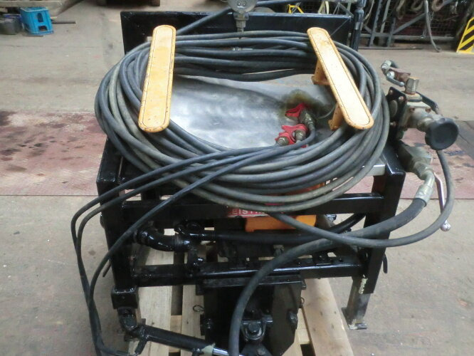 Unimog AUGL Kehrmaschine KMU88H AUGL KMU88H, Kehrmaschinen-Aufbau - Ataşament pentru Măturătoare stradală: Foto 2 Unimog AUGL Kehrmaschine KMU88H AUGL KMU88H, Kehrmaschinen-Aufbau - Ataşament pentru Măturătoare stradală: Foto 2