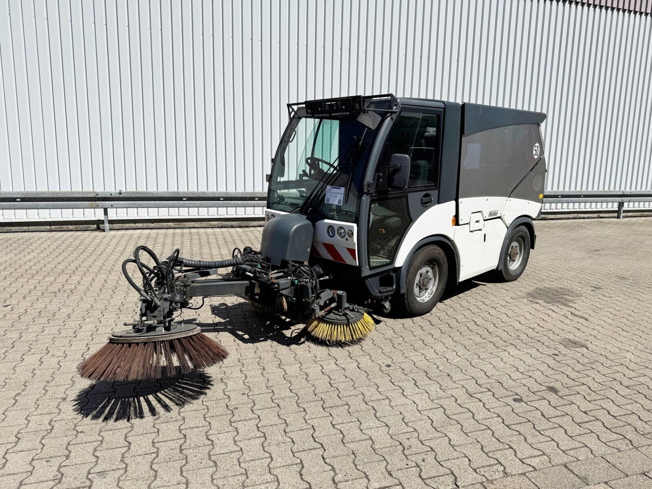 Hako Multicar Citymaster 2000 3B Kehrmaschine 4x2 Multicar Citymaster 2000 3B Kehrmaschine 4x2 - Camion: Foto 1 Hako Multicar Citymaster 2000 3B Kehrmaschine 4x2 Multicar Citymaster 2000 3B Kehrmaschine 4x2 - Camion: Foto 1