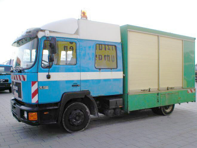 MAN M02 12.232 4x2 Spülwagen - Camion: Foto 1 MAN M02 12.232 4x2 Spülwagen - Camion: Foto 1