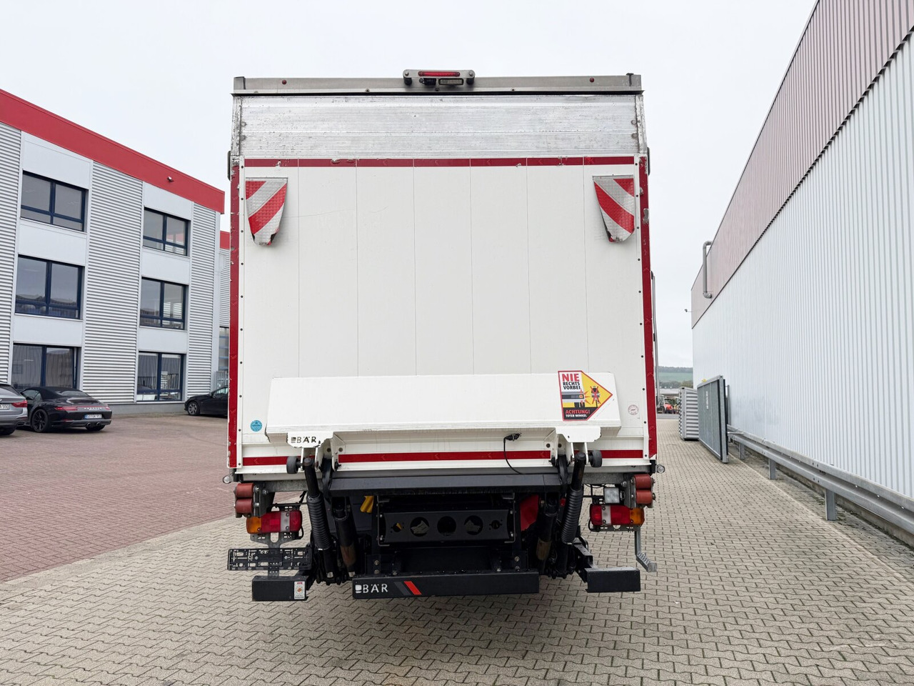MAN TGM 18.250 4x2 LL TGM 18.250 4x2 LL, Kühlkoffer, Carrier, Trennwand, LBW BÄR - Camion: Foto 3 MAN TGM 18.250 4x2 LL TGM 18.250 4x2 LL, Kühlkoffer, Carrier, Trennwand, LBW BÄR - Camion: Foto 3