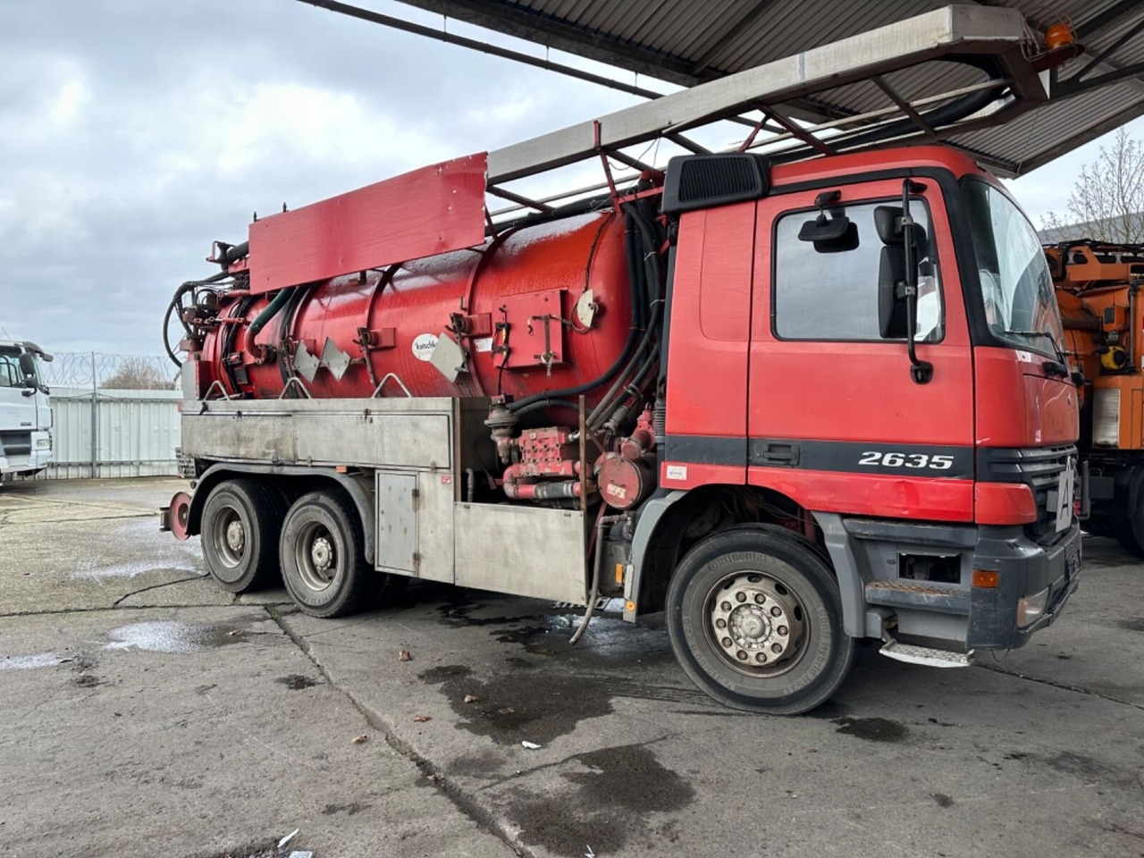 Mercedes-Benz Actros 2635 6x4 Actros 2635 6x4, Kutschke Saug- und Spülwagen ca. 13,5m³ - Camion: Foto 2 Mercedes-Benz Actros 2635 6x4 Actros 2635 6x4, Kutschke Saug- und Spülwagen ca. 13,5m³ - Camion: Foto 2