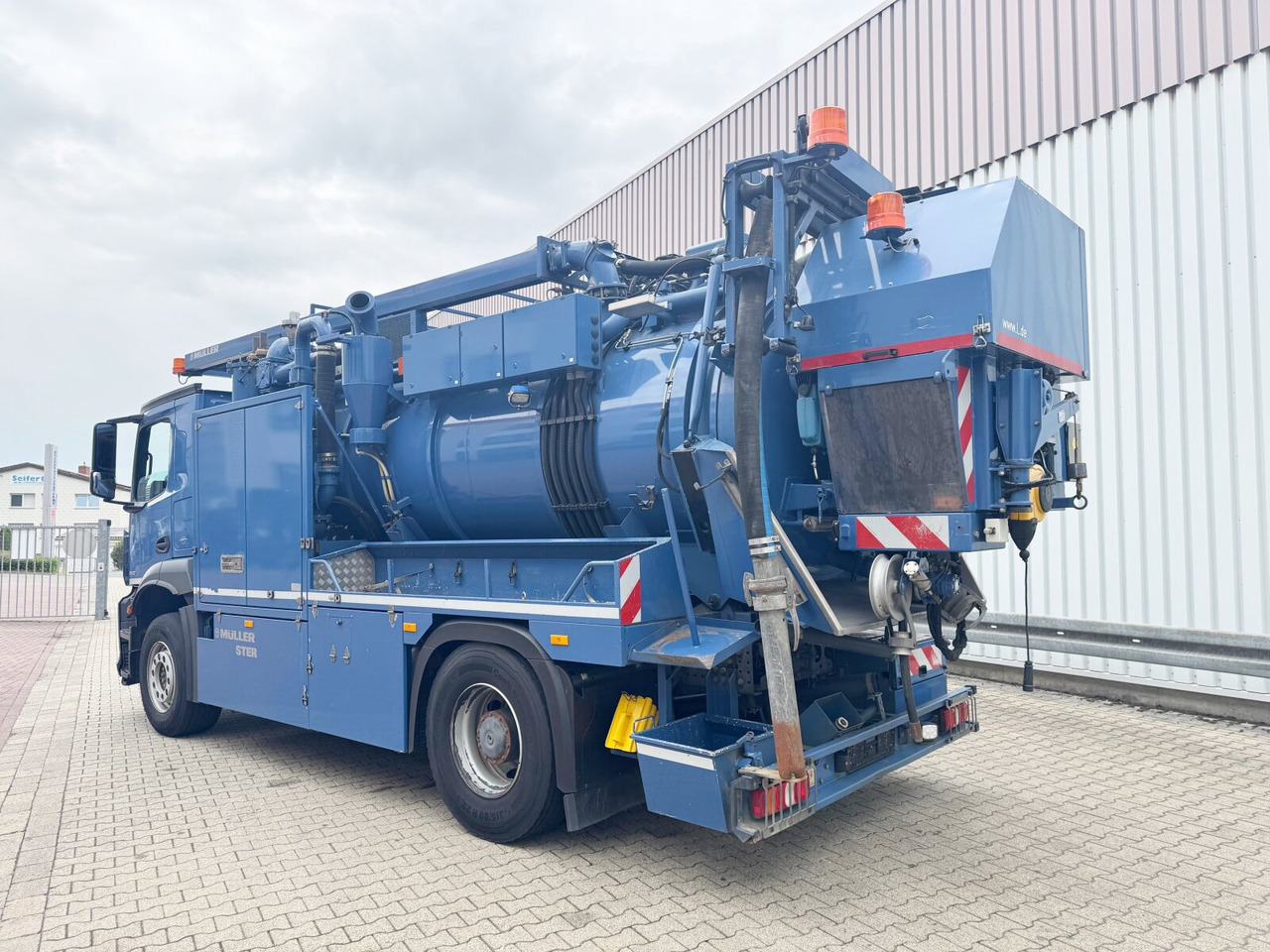 Mercedes-Benz Arocs 1843 L 4x2 Arocs 1843 L 4x2, Müller Canalmaster ca. 8m³, Standheizung, Funk - Camion: Foto 4 Mercedes-Benz Arocs 1843 L 4x2 Arocs 1843 L 4x2, Müller Canalmaster ca. 8m³, Standheizung, Funk - Camion: Foto 4