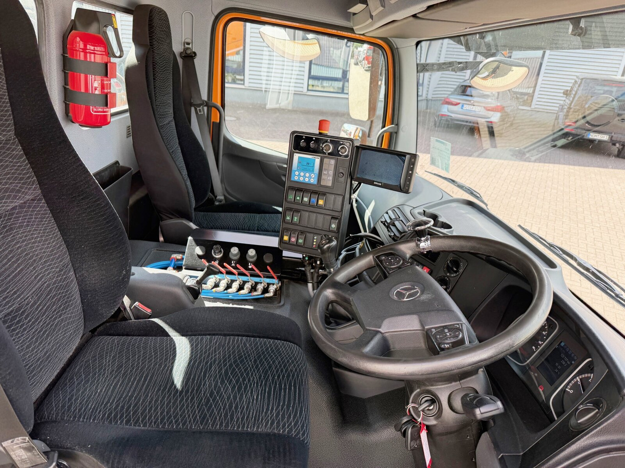 Mercedes-Benz Atego 1524 LKO 4x2 Atego 1524 LKO 4x2, Kehrmaschine FAUN Viajet 6RH - Camion: Foto 4 Mercedes-Benz Atego 1524 LKO 4x2 Atego 1524 LKO 4x2, Kehrmaschine FAUN Viajet 6RH - Camion: Foto 4