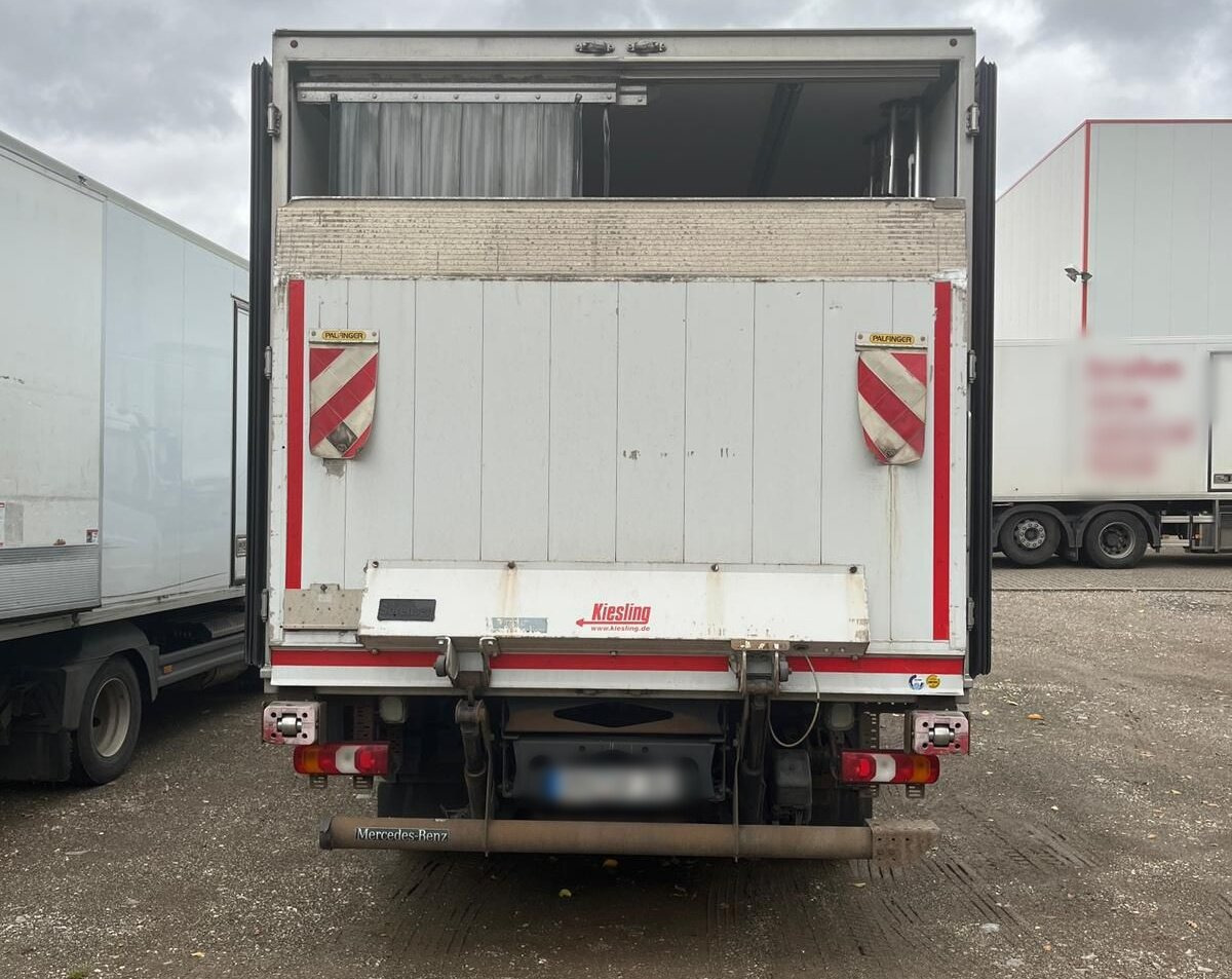 Mercedes-Benz Atego 816 4x2 Atego 816 4x2, Kühlkoffer, Trennwand, ThermoKing, LBW Sörensen - Camion: Foto 5 Mercedes-Benz Atego 816 4x2 Atego 816 4x2, Kühlkoffer, Trennwand, ThermoKing, LBW Sörensen - Camion: Foto 5