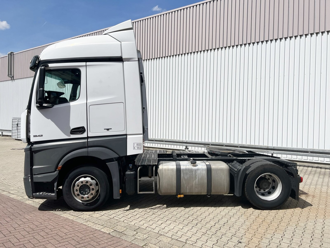 Mercedes-Benz Actros 1842/45 LS 4x2 Actros 1842/45 LS 4x2, 3x VORHANDEN - Cap tractor: Foto 2 Mercedes-Benz Actros 1842/45 LS 4x2 Actros 1842/45 LS 4x2, 3x VORHANDEN - Cap tractor: Foto 2