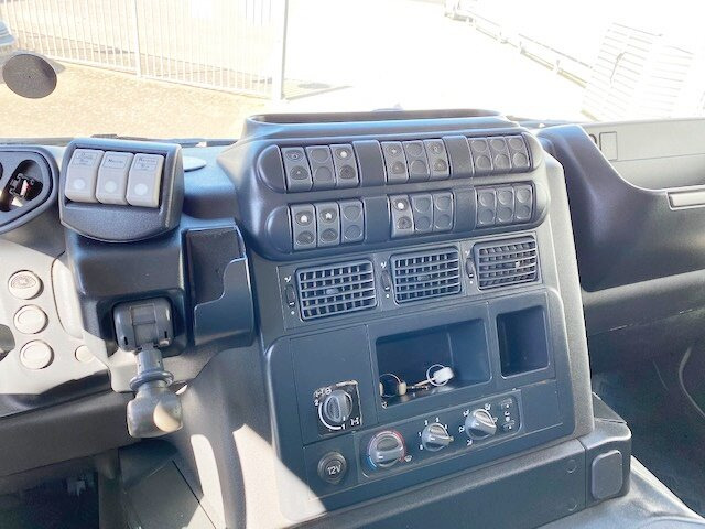 Trakker AD260T41W 6x6 Trakker AD260T41W 6x6 - Cap tractor: Foto 3 Trakker AD260T41W 6x6 Trakker AD260T41W 6x6 - Cap tractor: Foto 3