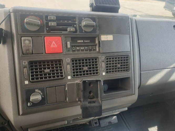 Euro Cargo ML 75E14 4x2 Euro Cargo ML 75E14 4x2 Getränkekoffer, 6-Zylinder-Motor - Camion furgon: Foto 3 Euro Cargo ML 75E14 4x2 Euro Cargo ML 75E14 4x2 Getränkekoffer, 6-Zylinder-Motor - Camion furgon: Foto 3