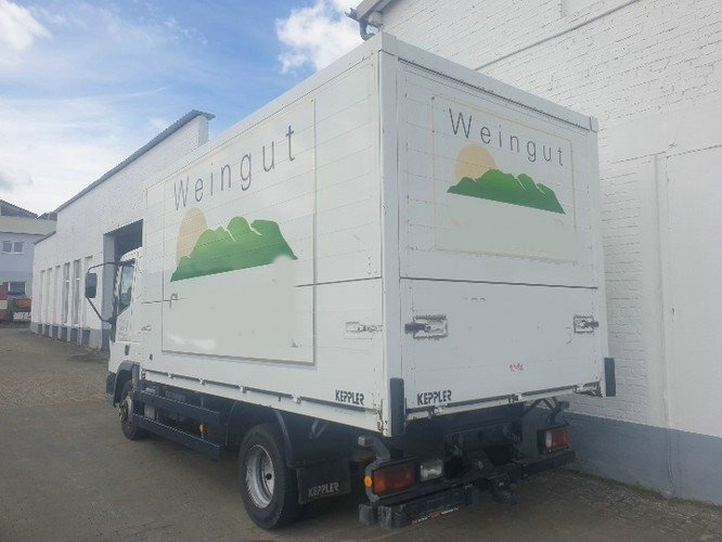 Euro Cargo ML 75E14 4x2 Euro Cargo ML 75E14 4x2 Getränkewagen, 6-Zylinder-Motor - Camion furgon: Foto 5 Euro Cargo ML 75E14 4x2 Euro Cargo ML 75E14 4x2 Getränkewagen, 6-Zylinder-Motor - Camion furgon: Foto 5
