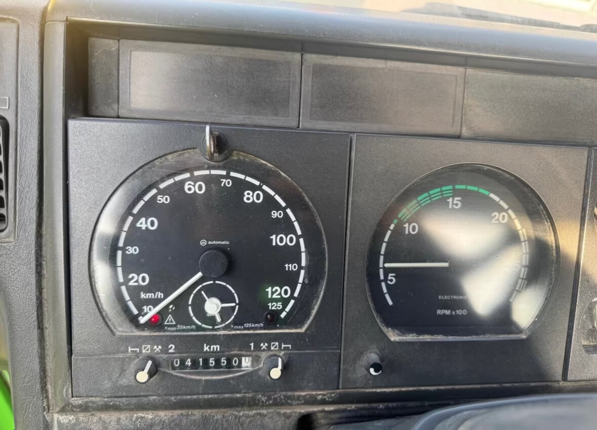 Euro Tech 410EH42 8x8 Euro Tech 410EH42 8x8, Abrollkipper - Camion cu cârlig: Foto 2 Euro Tech 410EH42 8x8 Euro Tech 410EH42 8x8, Abrollkipper - Camion cu cârlig: Foto 2