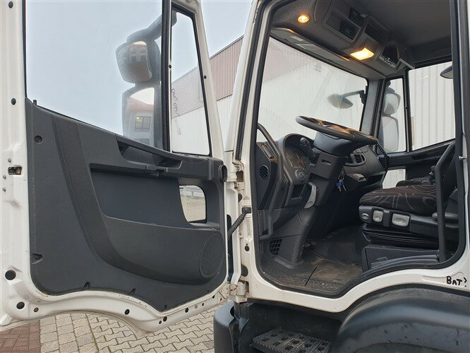 EuroCargo ML140E28 4x2 EuroCargo ML140E28 4x2, 41 cbm - Camion furgon: Foto 4 EuroCargo ML140E28 4x2 EuroCargo ML140E28 4x2, 41 cbm - Camion furgon: Foto 4