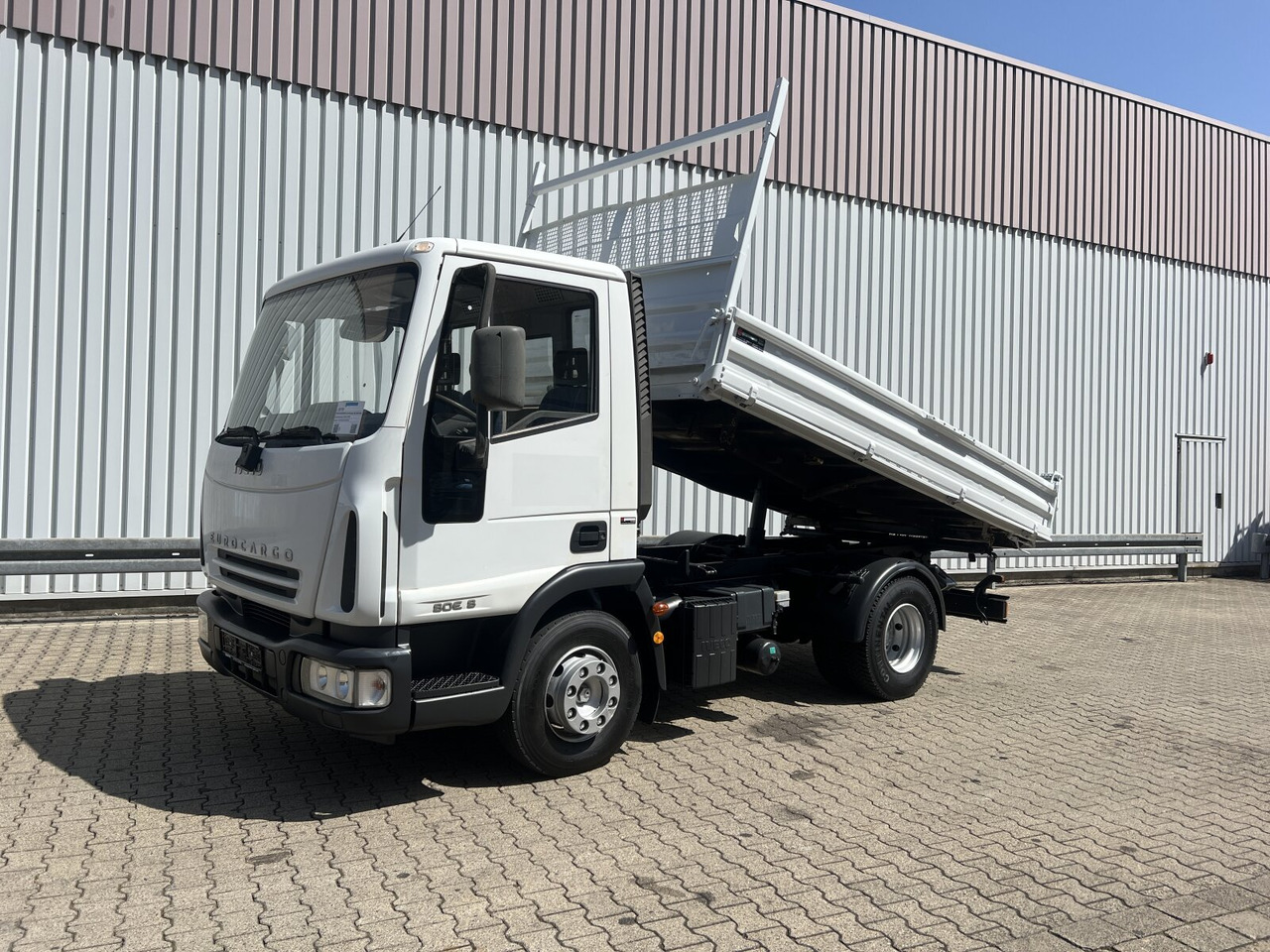 EuroCargo ML80E18K 4x2 EuroCargo ML80E18K 4x2 - Camion basculantă: Foto 1 EuroCargo ML80E18K 4x2 EuroCargo ML80E18K 4x2 - Camion basculantă: Foto 1