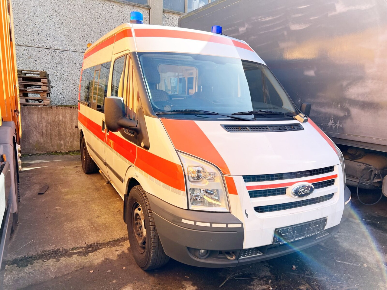 Ford Transit 2.2 TDCI 4x2 Transit 2.2 TDCI 4x2, Krankentransporter - Ambulanță: Foto 5 Ford Transit 2.2 TDCI 4x2 Transit 2.2 TDCI 4x2, Krankentransporter - Ambulanță: Foto 5