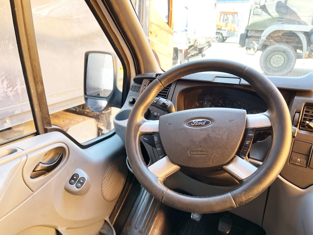 Leasing de Ford Transit 2.2 TDCI 4x2 Transit 2.2 TDCI 4x2, Krankentransporter Ford Transit 2.2 TDCI 4x2 Transit 2.2 TDCI 4x2, Krankentransporter: Foto 12