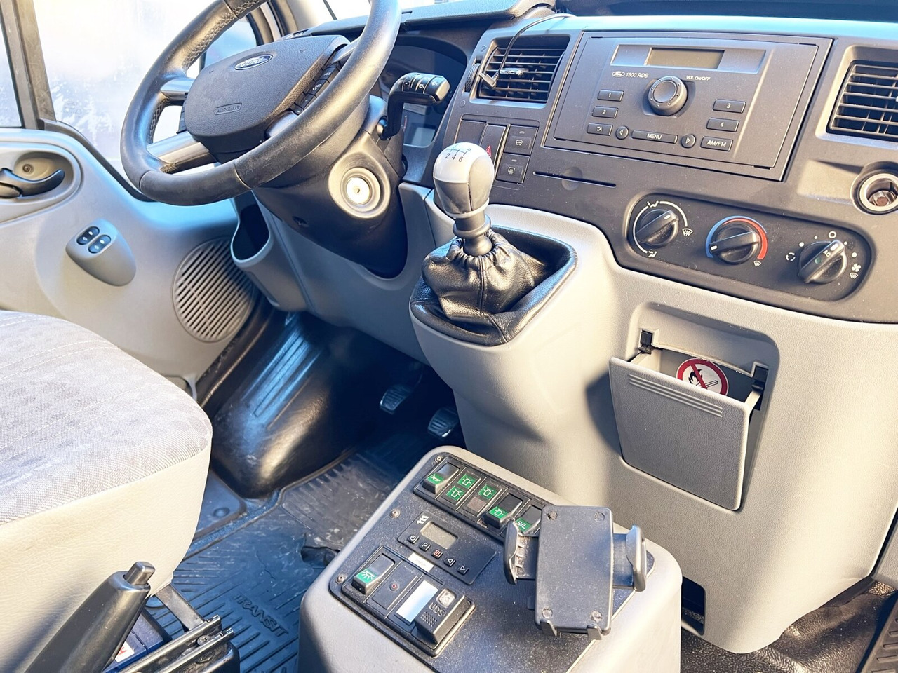 Leasing de Ford Transit 2.2 TDCI 4x2 Transit 2.2 TDCI 4x2, Krankentransporter Ford Transit 2.2 TDCI 4x2 Transit 2.2 TDCI 4x2, Krankentransporter: Foto 11