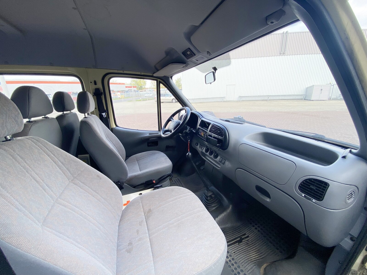 Microbuz, Transport persoane Ford Transit 2.5 4x2 Transit 2.5 4x2, Personentransporter, 8 Sitze: Foto 6 Microbuz, Transport persoane Ford Transit 2.5 4x2 Transit 2.5 4x2, Personentransporter, 8 Sitze: Foto 6