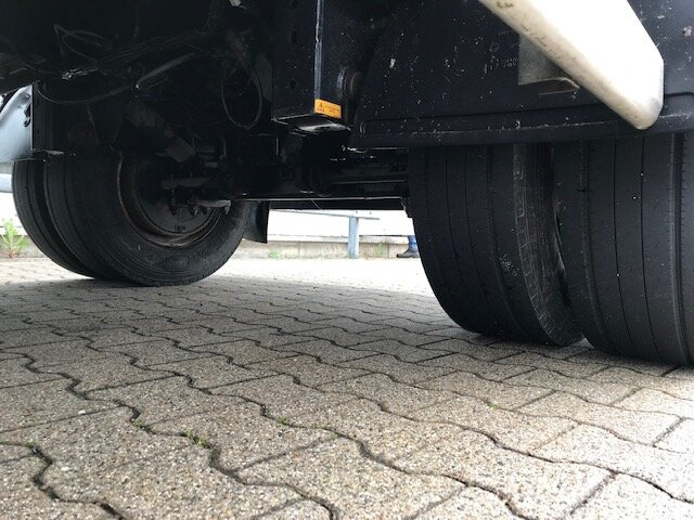 HDK 1860 HDK 1860 Hinterkippmulde ca. 28m³ mit Seperatmotor, eigene Hydraulik - Remorcă basculantă: Foto 5 HDK 1860 HDK 1860 Hinterkippmulde ca. 28m³ mit Seperatmotor, eigene Hydraulik - Remorcă basculantă: Foto 5