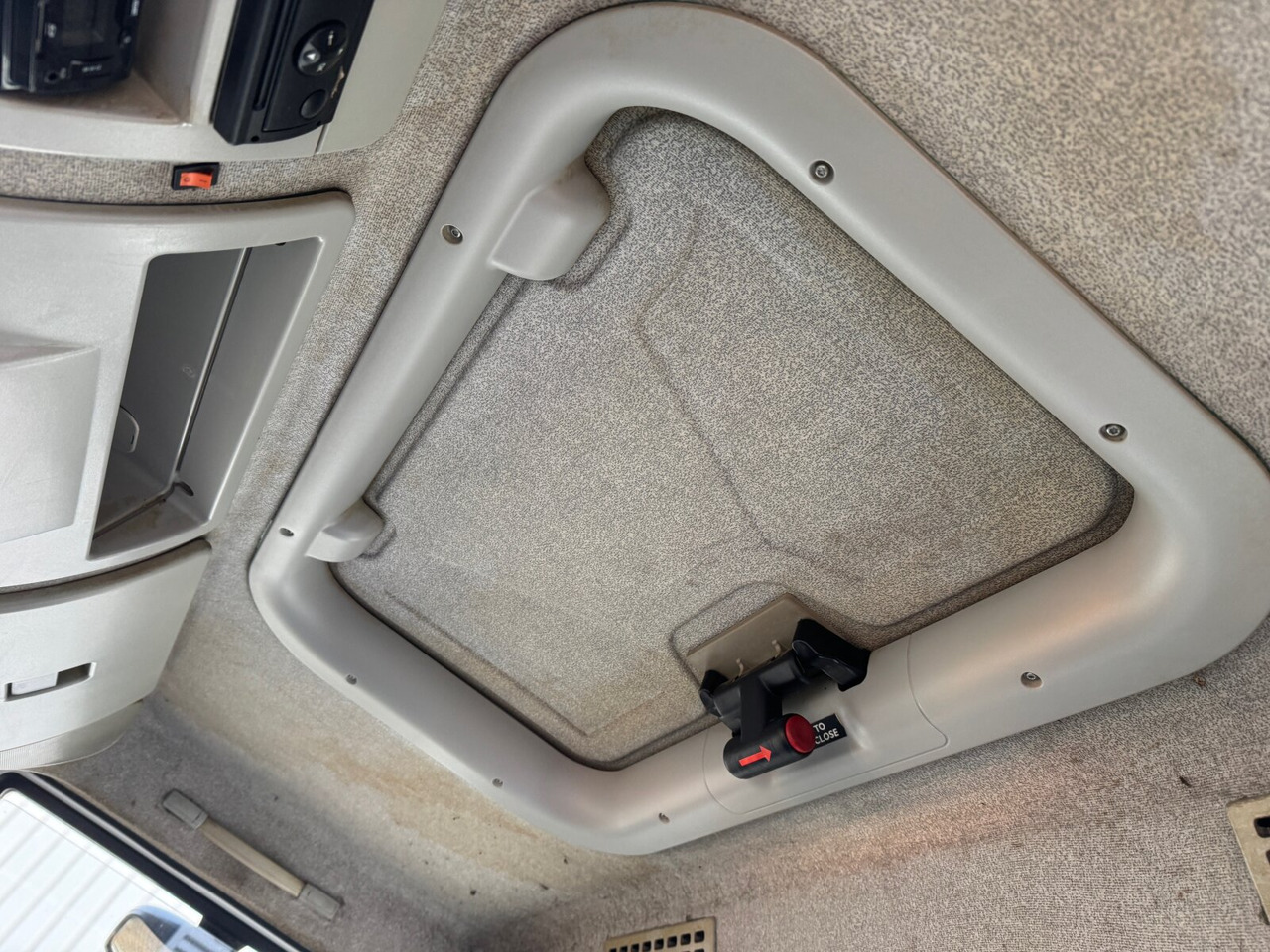 Iveco EuroCargo ML 80E18 K 4x2 EuroCargo ML 80E18 K 4x2 - Camion basculantă: Foto 4 Iveco EuroCargo ML 80E18 K 4x2 EuroCargo ML 80E18 K 4x2 - Camion basculantă: Foto 4