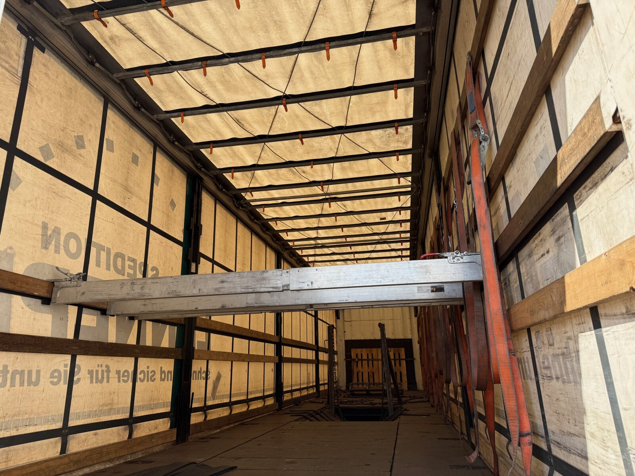 Leasing de Krone SDP 27 eLCQ4-CS Coil Liner SDP 27 eLCQ4-CS Coil Liner, Coilmulde, Liftachse, Nachlauflenkachse, Edscha Krone SDP 27 eLCQ4-CS Coil Liner SDP 27 eLCQ4-CS Coil Liner, Coilmulde, Liftachse, Nachlauflenkachse, Edscha: Foto 11